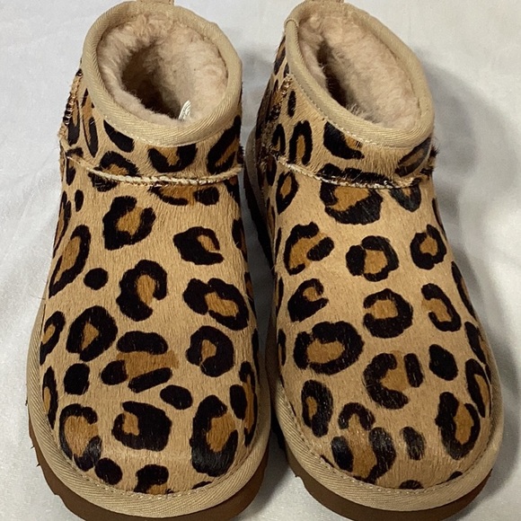 UGG booties - Picture 4 of 9